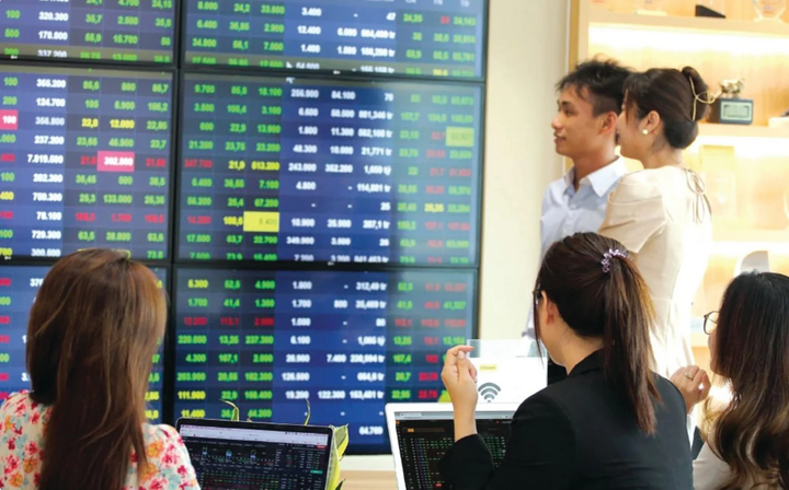 Thị trường chứng khoán Việt Nam tiếp tục khởi sắc trong tuần giao dịch cuối cùng của tháng 6/2025 với chỉ số VN-Index vượt đỉnh 3 năm. Ảnh minh họa