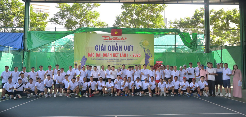 Giải đấu quy tụ hơn 80 vận động viên, là các nhà báo, phóng viên, biên tập viên từ nhiều cơ quan báo chí, cùng với các tay vợt đến từ lực lượng vũ trang, đội ngũ y bác sĩ, công chức, viên chức và doanh nhân đam mê môn thể thao này.