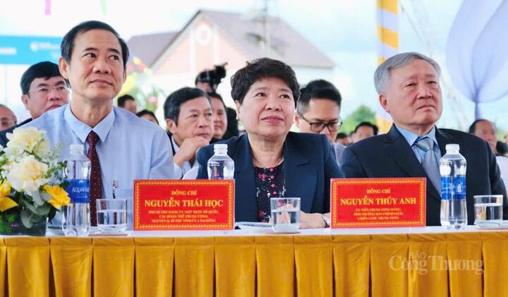 Các đại biểu dự Lễ khởi công dự án đầu tư xây dựng đường bộ cao tốc Bảo Lộc – Liên Khương theo phương thức đối tác công tư (giai đoạn 1).