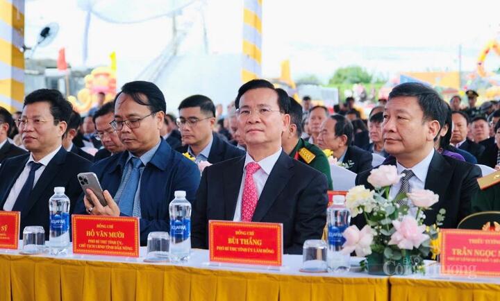 Các đại biểu dự Lễ khởi công dự án đầu tư xây dựng đường bộ cao tốc Bảo Lộc – Liên Khương theo phương thức đối tác công tư (giai đoạn 1).