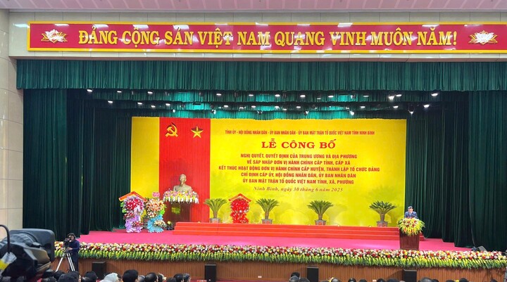 Toàn cảnh buổi lễ công bố. Ảnh: Minh Thu - Khánh Chi