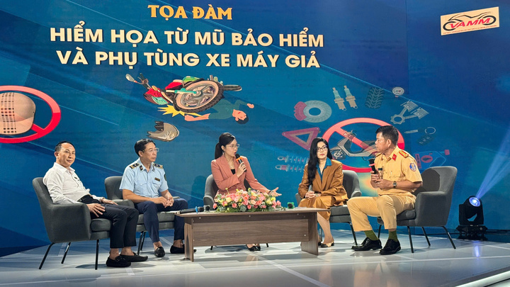 Tọa đàm “Hiểm họa từ mũ bảo hiểm và phụ tùng xe máy giả” do VAMM phối hợp với VTV9 tổ chức. Ảnh: Duy Minh