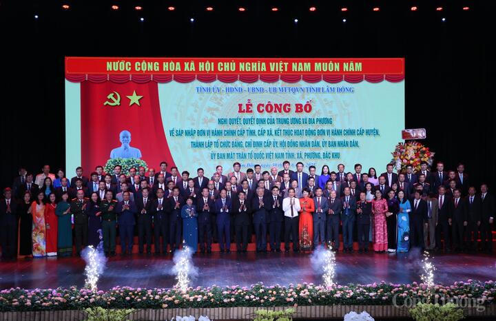 Ban Chấp hành Đảng bộ tỉnh Lâm Đồng mới ra mắt. Ảnh: Lê Sơn