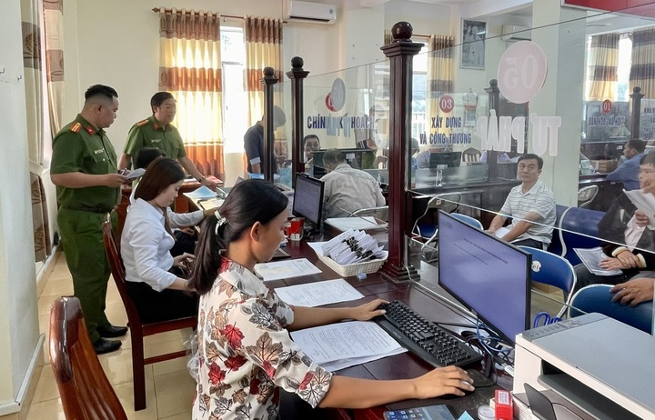 Công tác xử lý hồ sơ thủ tục hành chính được đảm bảo thông suốt trong suốt quá trình tổ chức lại bộ máy hành chính.