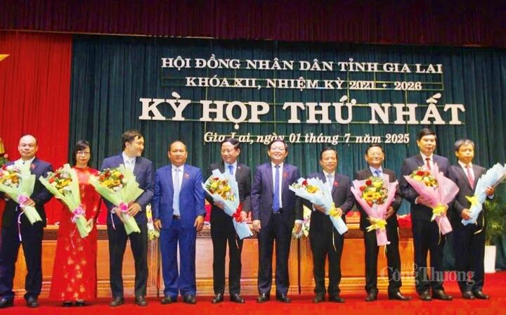 Chủ tịch và các Phó Chủ tịch UBND tỉnh Gia Lai (nhiệm kỳ 2021-2026). Ảnh: Hiền Mai