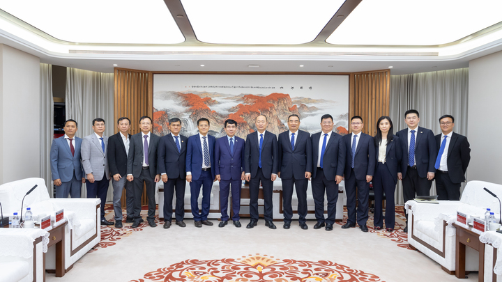 Đoàn công tác Petrovietnam và Lãnh đạo Tập đoàn CNCEC chụp ảnh lưu niệm sau buổi làm việc. (Ảnh: PVCFC)