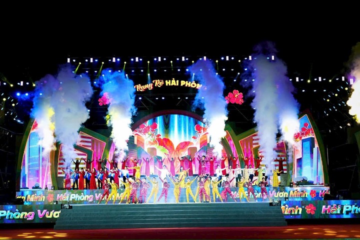Sôi nổi chương trình nghệ thuật "Rạng rỡ Hải Phòng" chào mừng tỉnh Hải Dương và TP.Hải Phòng hợp nhất