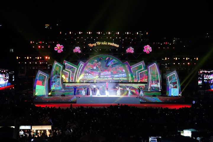 Đểm cầu Trung tâm Văn hóa xứ Đông