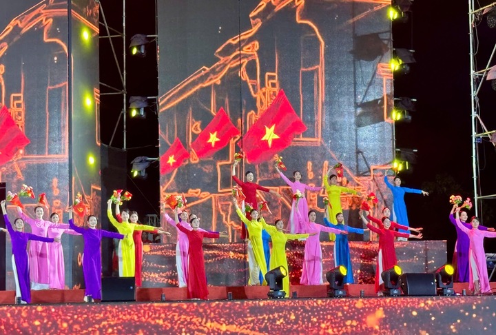 Chương trình nghệ thuật “Quảng Ninh chung sức, đồng lòng vững bước tương lai”