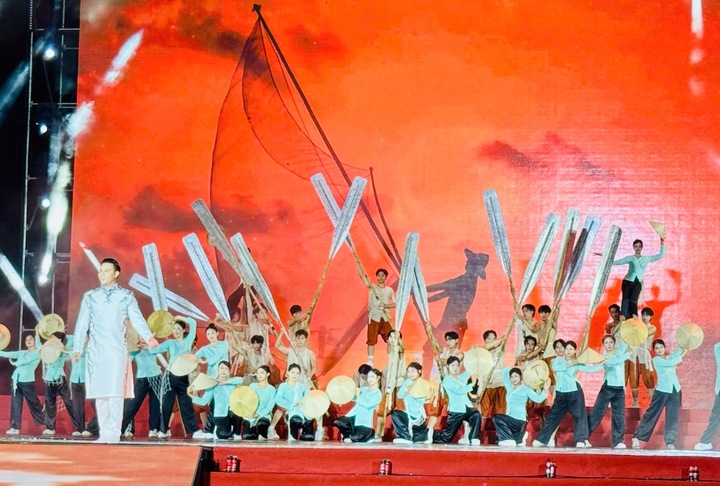 Chương trình đặc biệt chào mừng chính quyền địa phương 2 cấp chính thức đi vào hoạt động