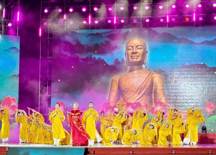 Tiết mục nghệ thuật về văn hóa, lịch sử tỉnh Quảng Ninh