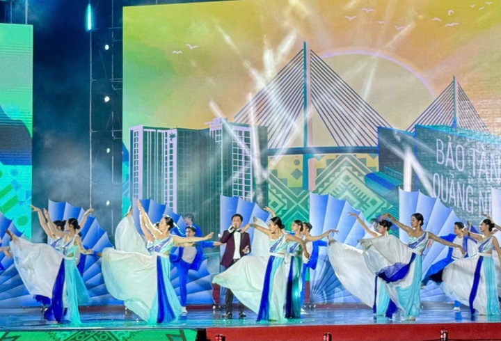 Các tiết mục văn nghệ đặc sắc tại chương trình