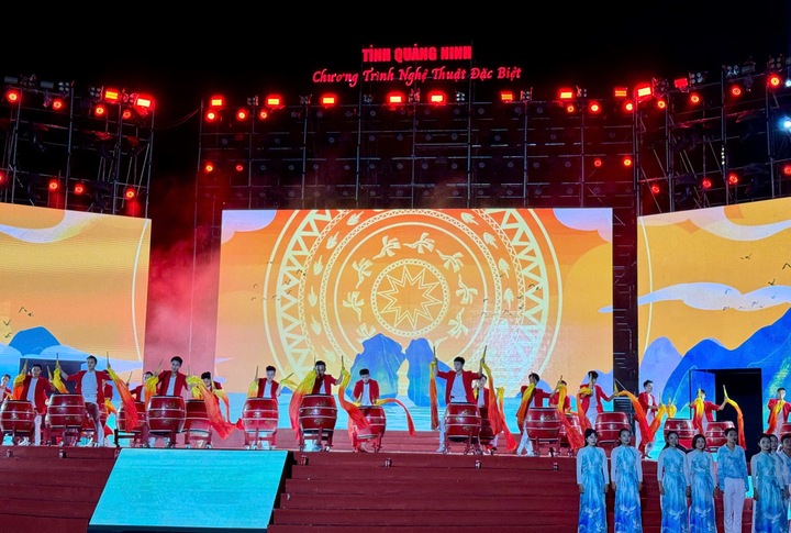 Rộn ràng tiếng trống hội