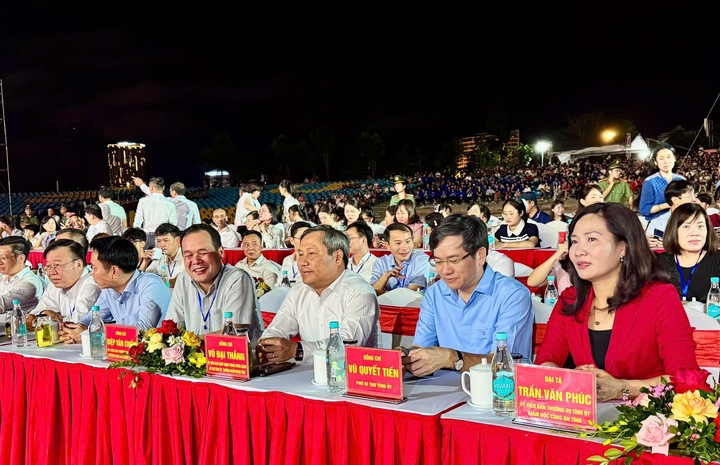 Các đại biểu tham dự chương trình