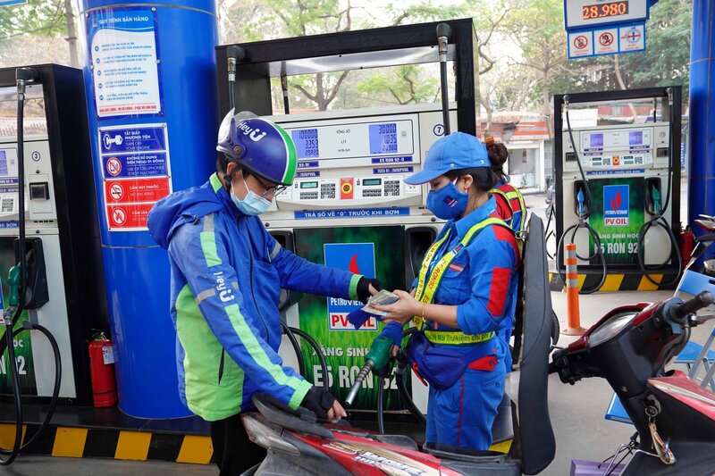 Mức chiết khấu xăng dầu của các doanh nghiệp đầu mối tăng trở lại. Ảnh: Quỳnh An