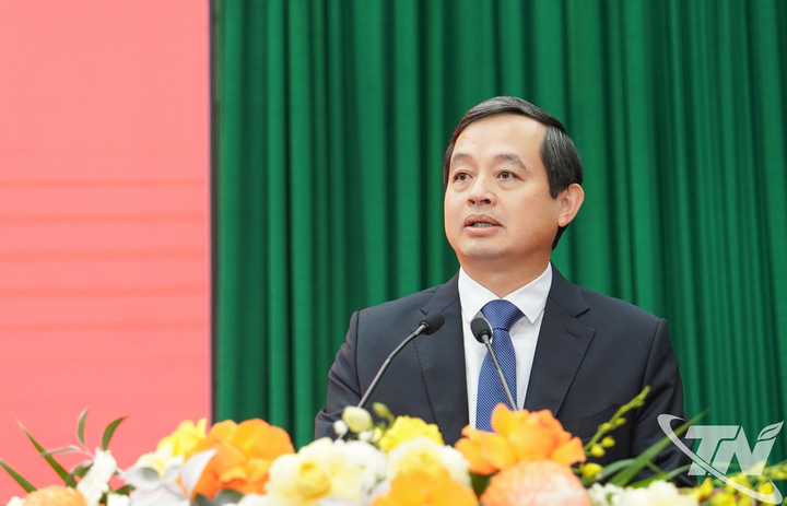 Chủ tịch UBND tỉnh Thái Nguyên Phạm Hoàng Sơn phát biểu giao nhiệm vụ
