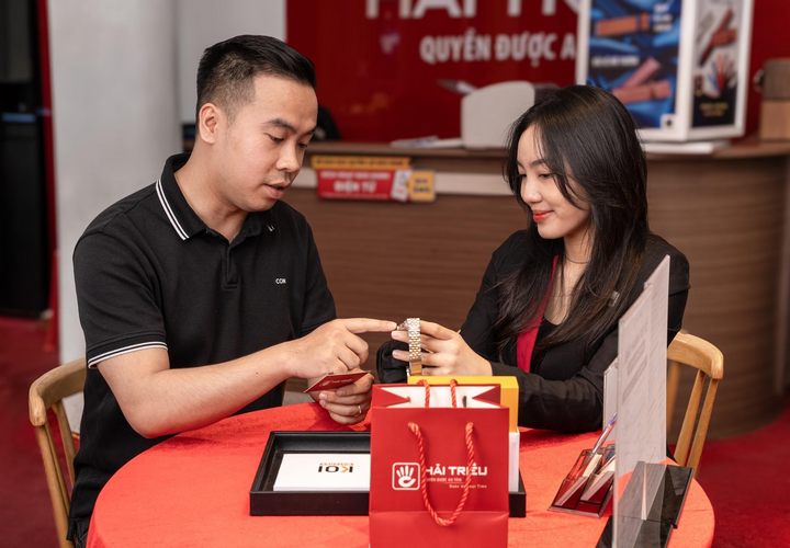 Hải Triều: Biểu tượng văn hóa phục vụ đồng hồ, mắt kính - 2