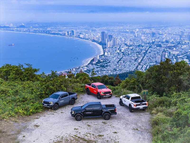 Tặng 100% lệ phí trước bạ và các phần quà hấp dẫn cho khách hàng mua xe Ford. Ảnh: Ford Việt Nam