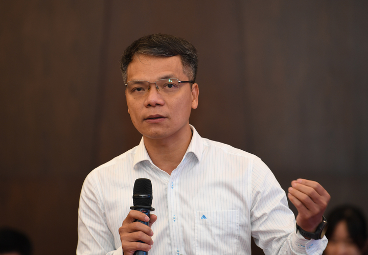 Luật sư Phạm Thanh Tuấn cho rằng, trong thời gian “quá độ” việc này có thể gây ra những ách tắc nhất định.