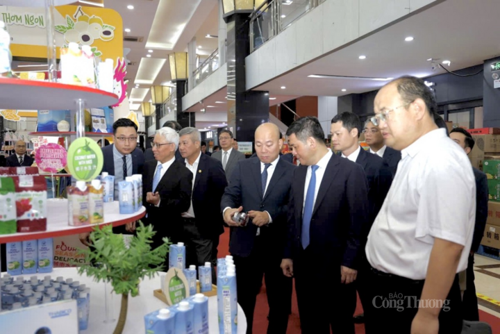 Lễ hội trái cây Việt Nam lần thứ nhất tại Bắc Kinh, Trung Quốc tháng 9/2024 do Bộ Công Thương Việt Nam (Cục Xúc tiến thương mại là đấu mối triển khai) phối hợp với Bộ Nông nghiệp và Phát triển nông thôn (nay là Bộ Nông nghiệp và Môi trường), Đại sứ quán Việt Nam tại Trung Quốc và Hiệp hội rau quả Việt Nam tổ chức