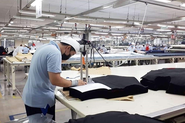 Sau một thời gian đóng cửa, các cơ sở, xưởng may mặc tại làng nghề Tam Hiệp đã hoạt động trở lại.