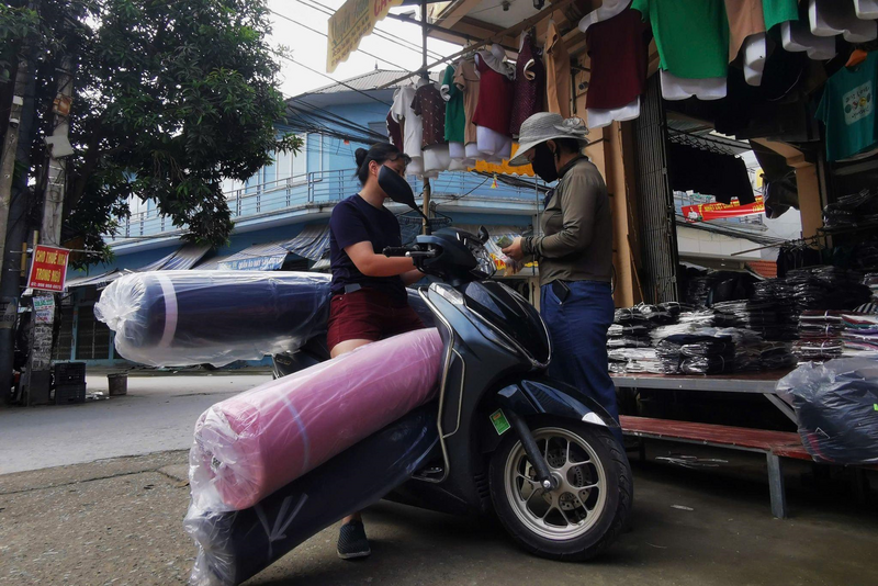 Việc giao dịch mua bán hàng hóa được các tiểu thương thực hiện đúng quy định, cơ bản bảo đảm hóa đơn, chứng từ.