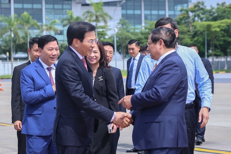 Thủ tướng Phạm Minh Chính và Phu nhân Lê Thị Bích Trân rời Hà Nội, lên đường tham dự Hội nghị Thượng đỉnh BRICS mở rộng năm 2025 và hoạt động song phương tại Brazil - Ảnh: VGP/Nhật Bắc