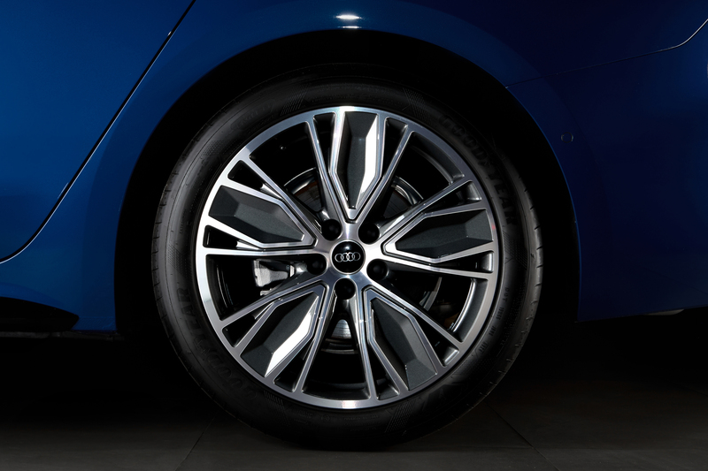 Audi A5 được trang bị một loạt hệ thống hỗ trợ lái tiên tiến