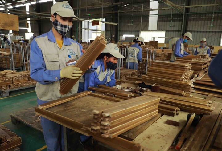Cảnh báo sớm giúp doanh nghiệp giảm thiểu các rủi ro từ thị trường. Ảnh: TTXVN