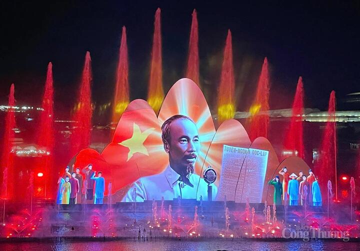 Chương III: Bác Hồ ra đi tìm đường cứu nước, giải phóng dân tộc, tuyên ngôn độc lập. Ảnh: Lê Sơn