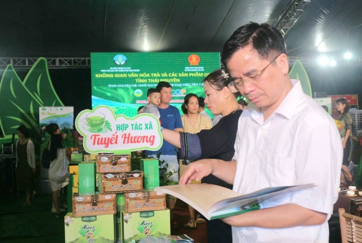 Nhờ tích cực quảng bá, nhiều sản phẩm OCOP trên địa bàn tỉnh Thái Nguyên đạt doanh thu tăng 15-20%. Ảnh minh hoạ