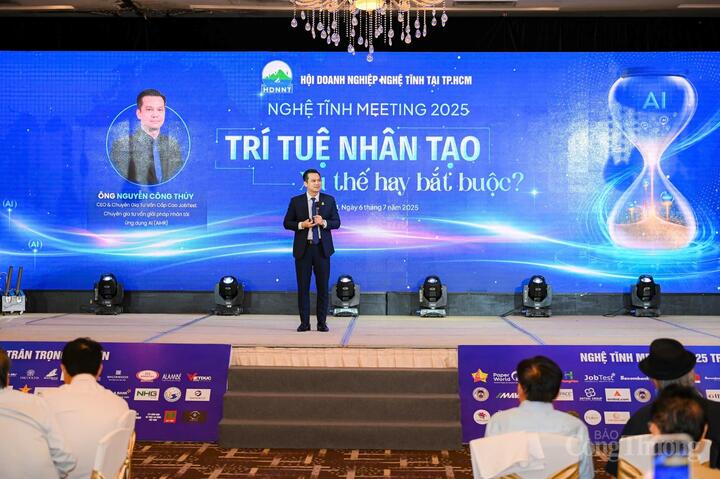 Ông Nguyễn Công Thủy, CEO JobTest chia sẻ tại sự kiện