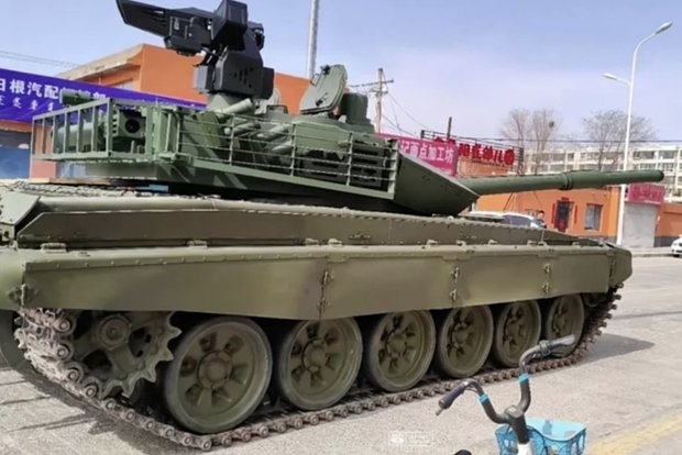 Mẫu xe tăng mới do Trung Quốc phát triển trên khung gầm xe tăng T-72. Ảnh: Topwar