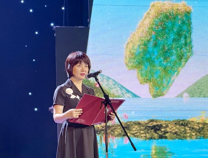 PGS.TS Phạm Thu Hương, Hiệu trưởng Trường Đại học Ngoại thương phát biểu khai mạc vòng chung kết. Ảnh: Hoàng Lan