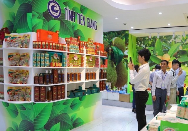Dưới sự chỉ đạo của Đảng ủy Bộ Công Thương, các địa phương phía Nam đã thực hiện đồng bộ nhiều giải pháp kích cầu tiêu dùng, kết nối cung cầu, bình ổn giá cả