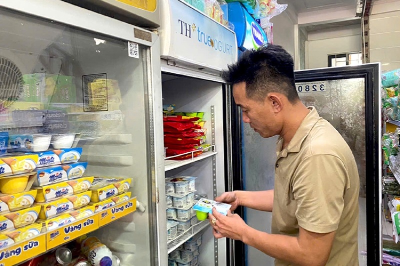 Tắt thiết bị điện không cần thiết vào giờ cao điểm giúp người dân Hà Tĩnh giảm chi phí đáng kể. (Ảnh: Phúc Sơn)