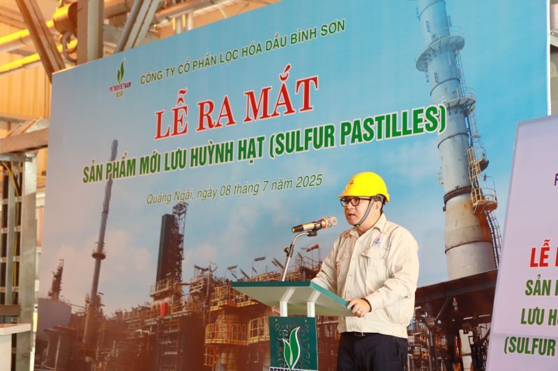 Tổng Giám đốc BSR Nguyễn Việt Thắng khẳng định việc ra mắt sản phẩm Lưu huỳnh hạt là sự cam kết mạnh mẽ của BSR trong lộ trình chuyển dịch năng lượng và tiến trình xây dựng Nhà máy lọc dầu xanh, phát triển bền vững (Ảnh: BSR)