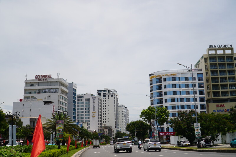 Hàng loạt khách sạn trên địa bàn thành phố Đà Nẵng đã đạt công suất đặt phòng 100% dịp cuối tuần này, chung kết DIFF 2025 (Ảnh: Vũ Lê)