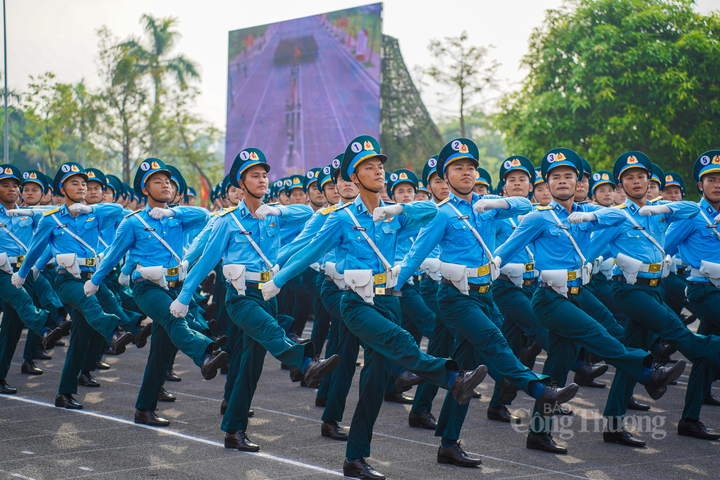 Khối nam sĩ quan Phòng không - Không quân