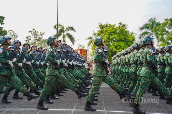 Những bước đi của các chiến sĩ đã trở nên ngay ngắn, dứt khoát hơn rất nhiều so với trước đây