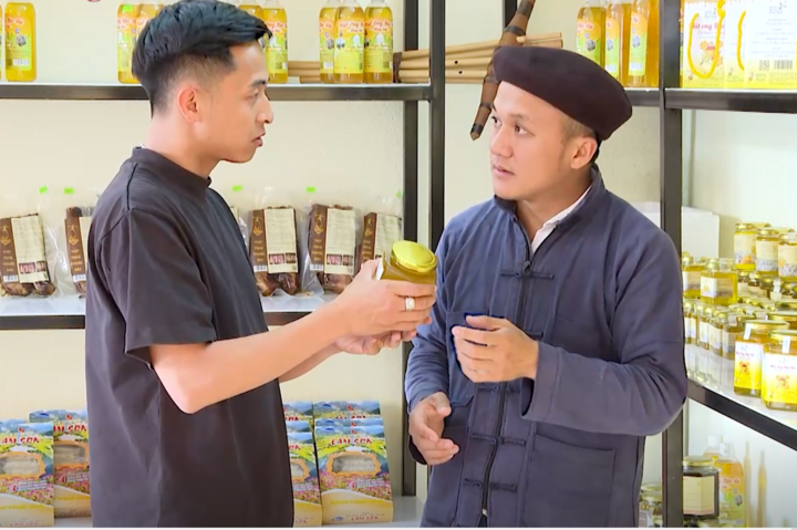 Các giải pháp gắn kết du lịch với xúc tiến thương mại, ứng dụng chuyển đổi số, và tận dụng Chương trình mục tiêu quốc gia đã mang lại sức sống mới cho vùng cao nguyên đá. Ảnh: Đỗ Nga