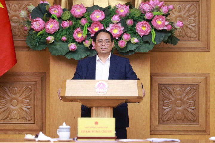 Thủ tướng Phạm Minh Chính nêu rõ, từ Hội nghị Trung ương 11 đến nay, Tiểu ban Kinh tế-xã hội thường xuyên rà soát, cập nhật bổ sung Báo cáo Kinh tế-xã hội. Ảnh: VGP/Nhật Bắc