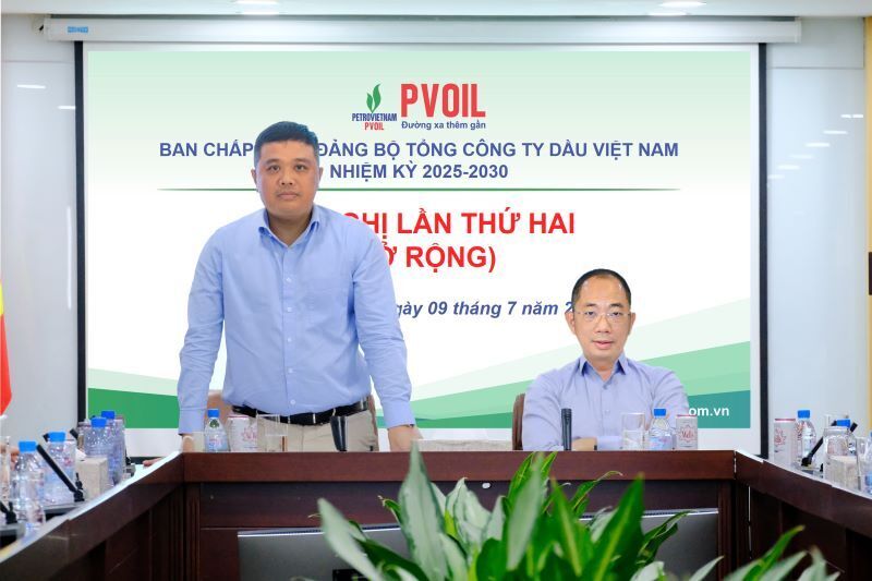 Đ/c Nguyễn Đăng Trình, Phó Bí thư Đảng ủy, Tổng Giám đốc PVOIL chỉ đạo tại Hội nghị (Ảnh: PVOIL)