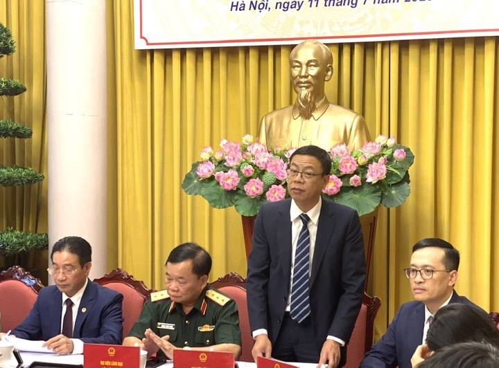 Thứ trưởng Bộ Khoa học và Công nghệ, Lê Xuân Định trình bày nội dung cơ bản một số luật. Ảnh: Hải Linh