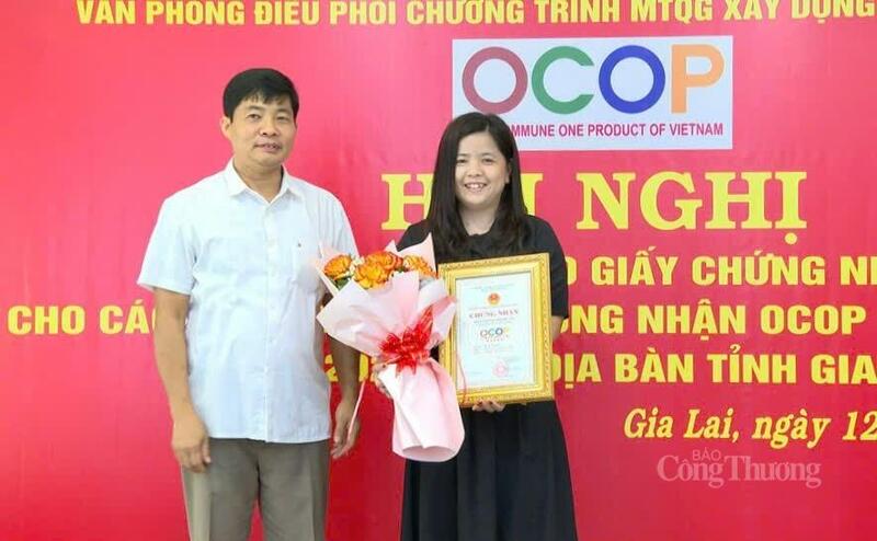 Mật ong Phương Di của Hợp tác xã Mật ong Phương Di Bee được công nhận OCOP 5 sao