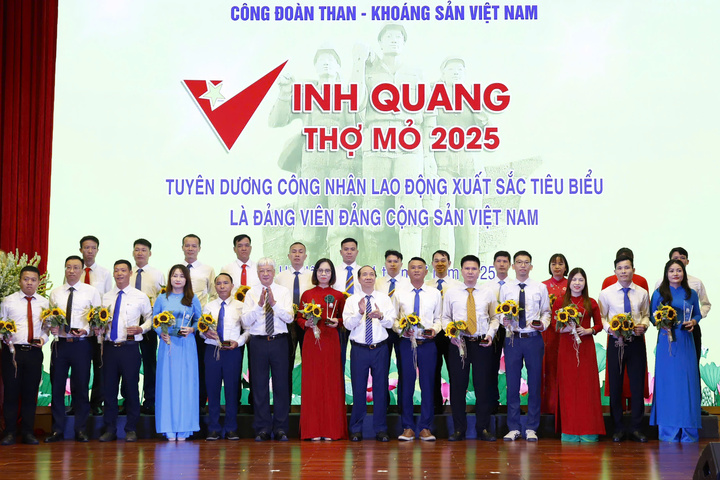 Vinh quang người thợ mỏ: Vững tin tiến bước dưới cờ Đảng - 6