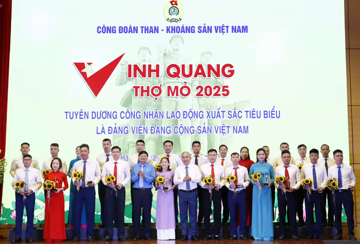 Vinh quang người thợ mỏ: Vững tin tiến bước dưới cờ Đảng - 4