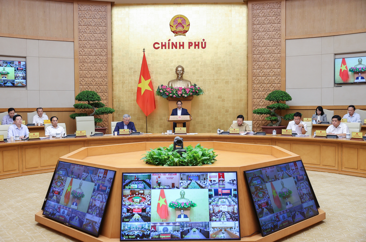 Thủ tướng chủ trì Hội nghị trực tuyến Chính phủ với 34 tỉnh thành và hơn 3.300 xã, phường, đặc khu.
