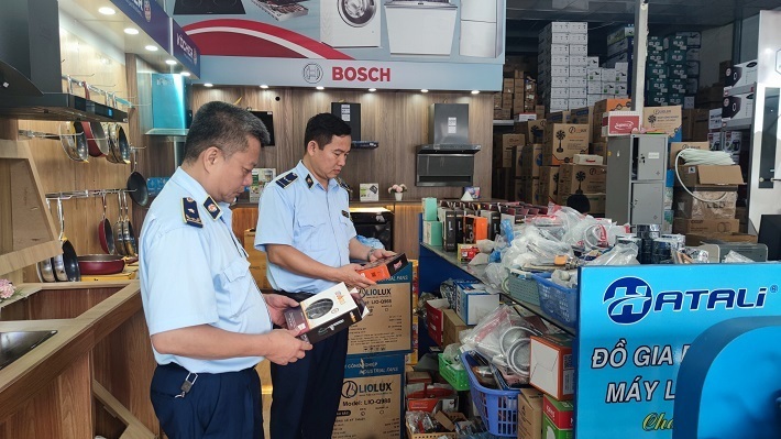 Lực lượng QLTT tỉnh Lào Cai xử lý 6.043 vụ vi phạm trong giai đoạn 2020 - 2025. Ảnh: QLTTLC