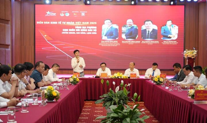 Diễn đàn Kinh tế tư nhân Việt Nam 2025, vòng đối thoại địa phương - cụm miền núi Đông Bắc Bộ. Ảnh: BLS